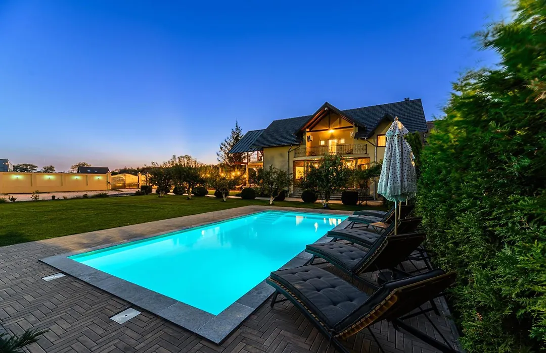 Orchard Villa-1