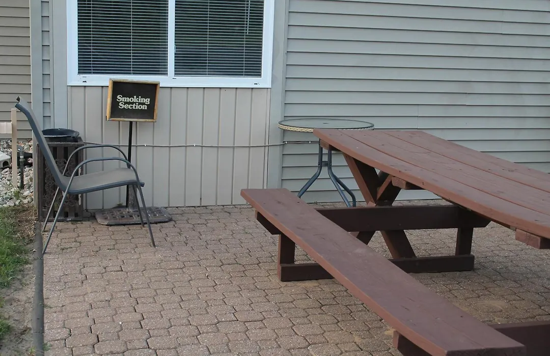 American Host Inn-1