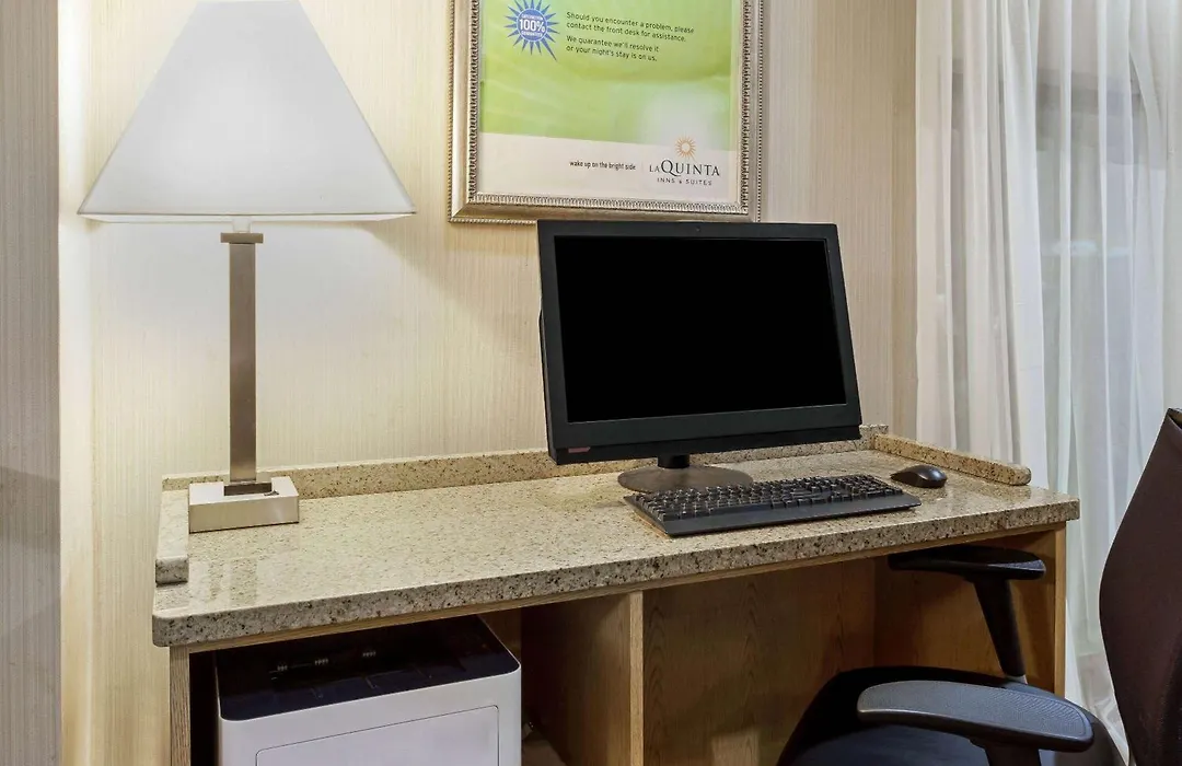 La Quinta By Wyndham Stamford / New York City-1