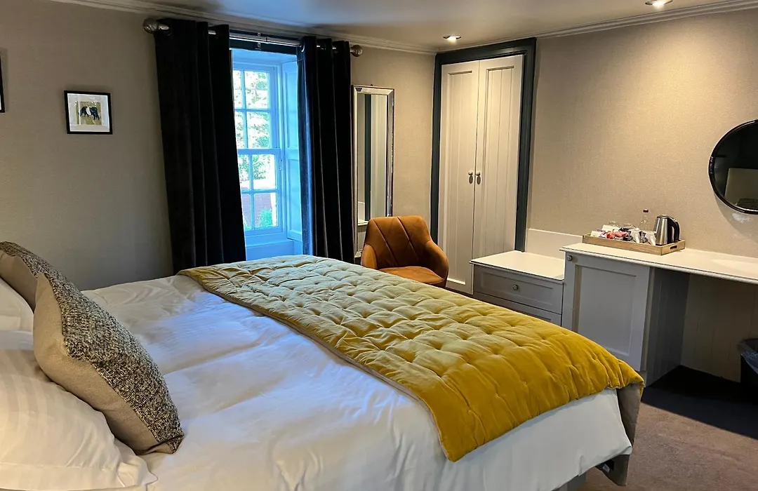 Selkirk Arms Hotel-1