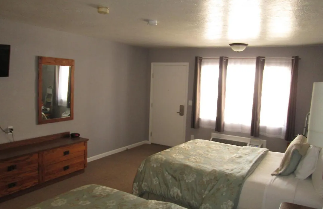 Jim Butler Inn & Suites-1