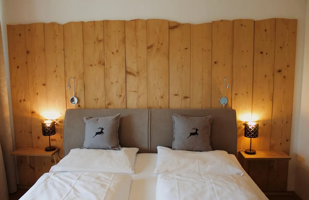 Hotel Garni - Chiemsee-Pension-Seebruck-1
