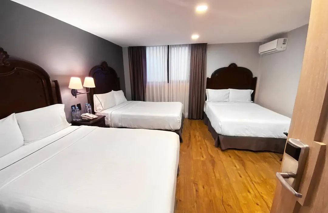 Hotel Canada-1