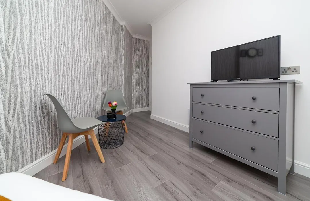 Diana Hotel Near Wembley Self Serviced Apartments-1