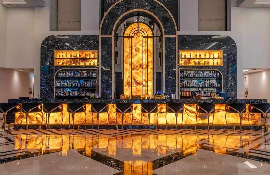 Serenity Queen Hotel-1