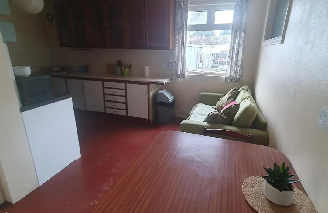 Twin Room At Richmond House Fermoy-1
