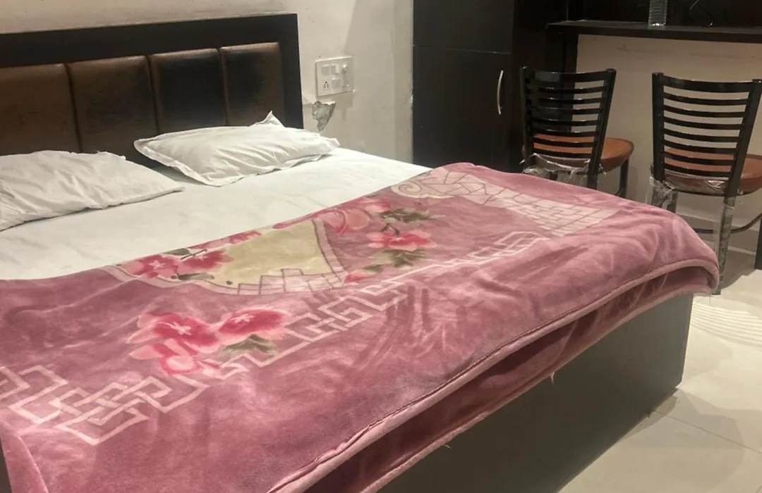 Hotel Park Ganga-1