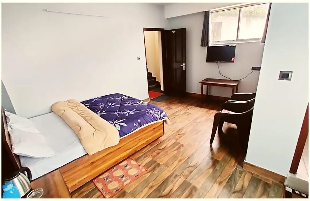 Darjeeling Hotel P I T S T O P Near Railway Station And Temple-1