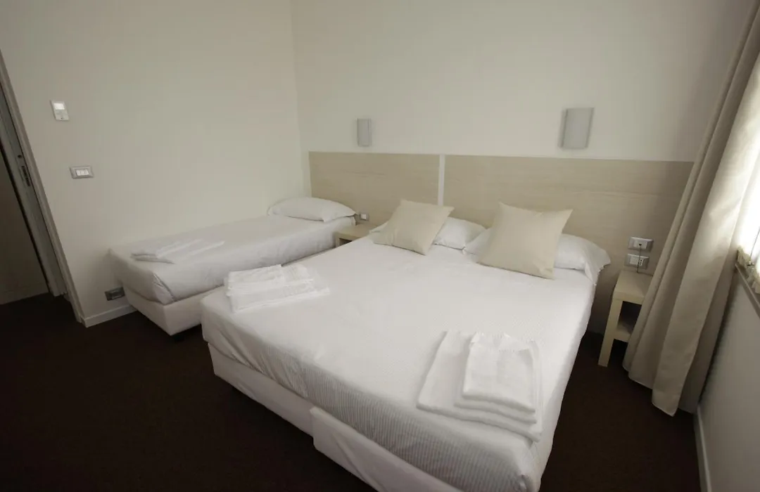 Hotel Paradise Airport-1