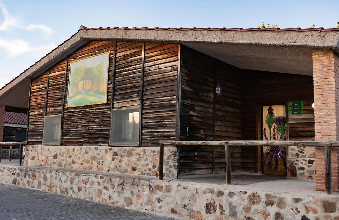 Hostal - Bungalows Camping Caceres-1