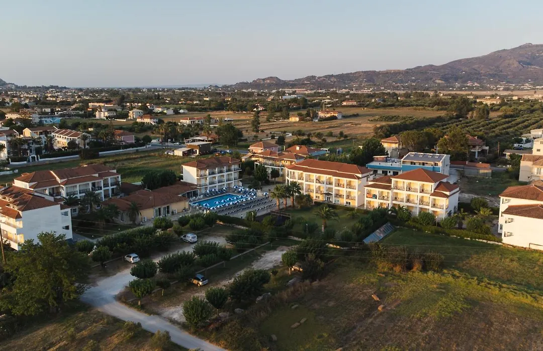 Village Inn Studios & Family Apartments-1