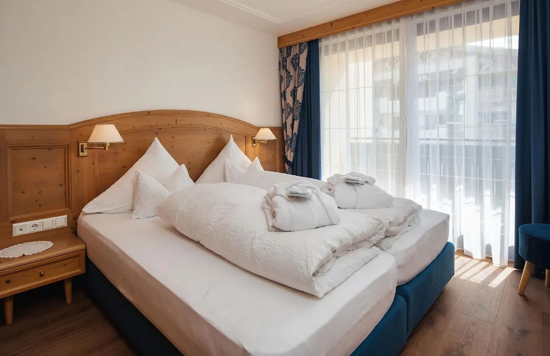 Hotel Garni Alpenruh-Micheluzzi-1