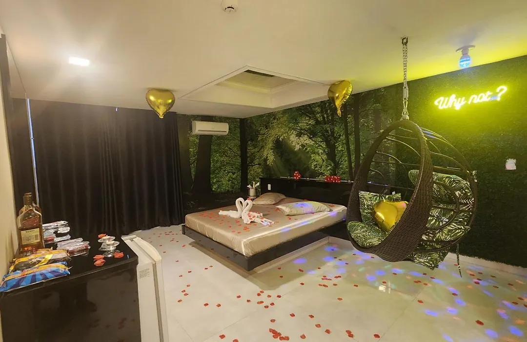 Motel Kamasutra-1