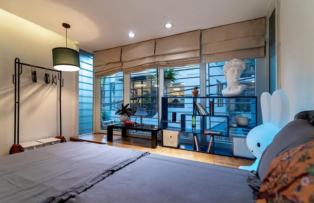 6 Le Thanh Tong Building-1