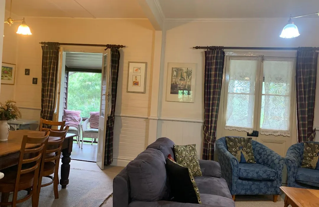 Capers Cottage And Barn Accommodation-1