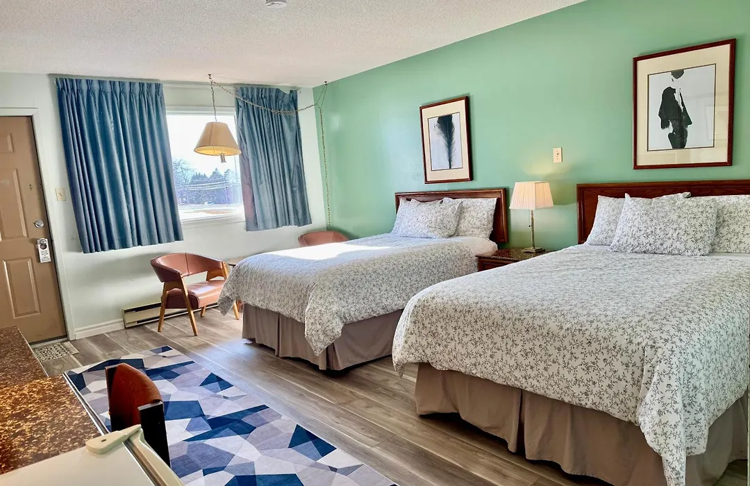 New Age Inn - Voyageur Motel-1