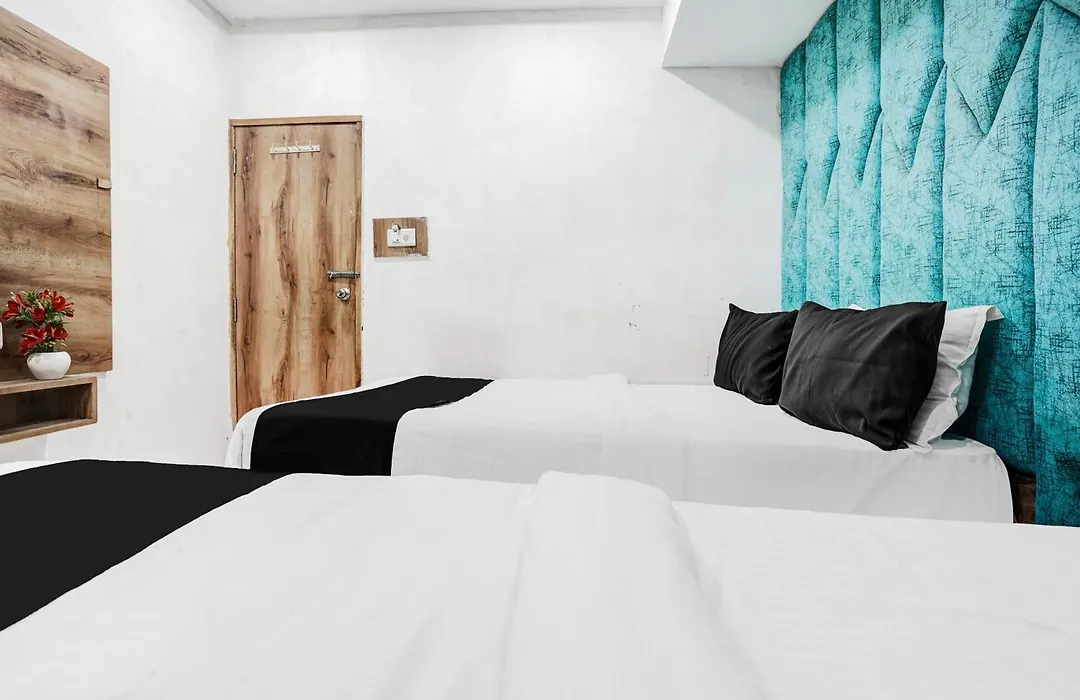 Super Collection O Maninagar Near Railway Station Formerly A1 Residency-1