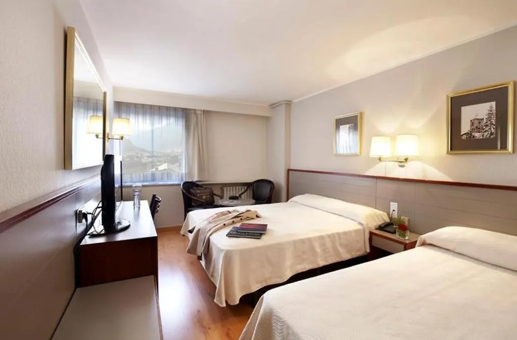 Hotel Comtes D Urgell-1