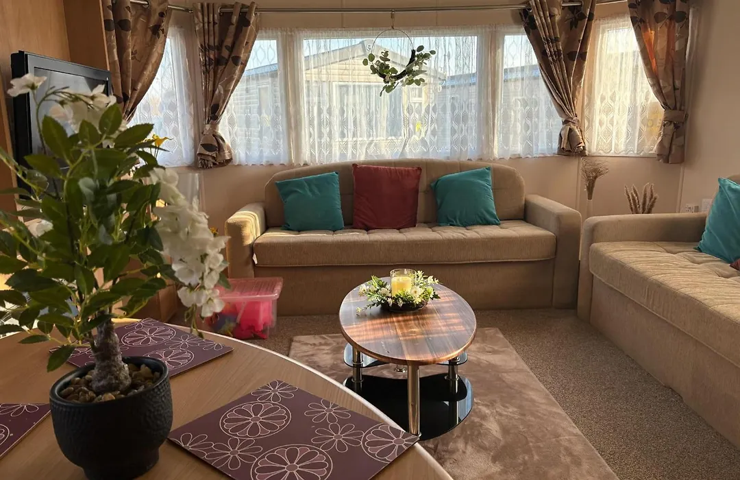 Skegness Butlins 8 Berth Caravan-1