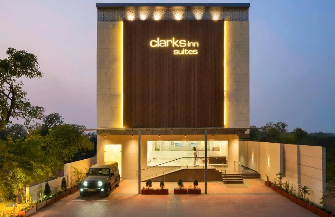 Clarks Inn Suites Agra Near Tajmahal-1