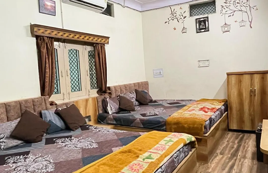 Mansarovar Home Stay And Guest House-1