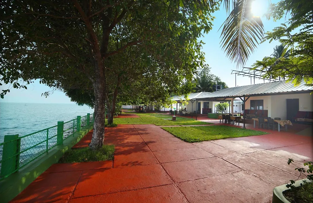 Illikkalam Lakeside Cottages Kumarakom Kerala-1