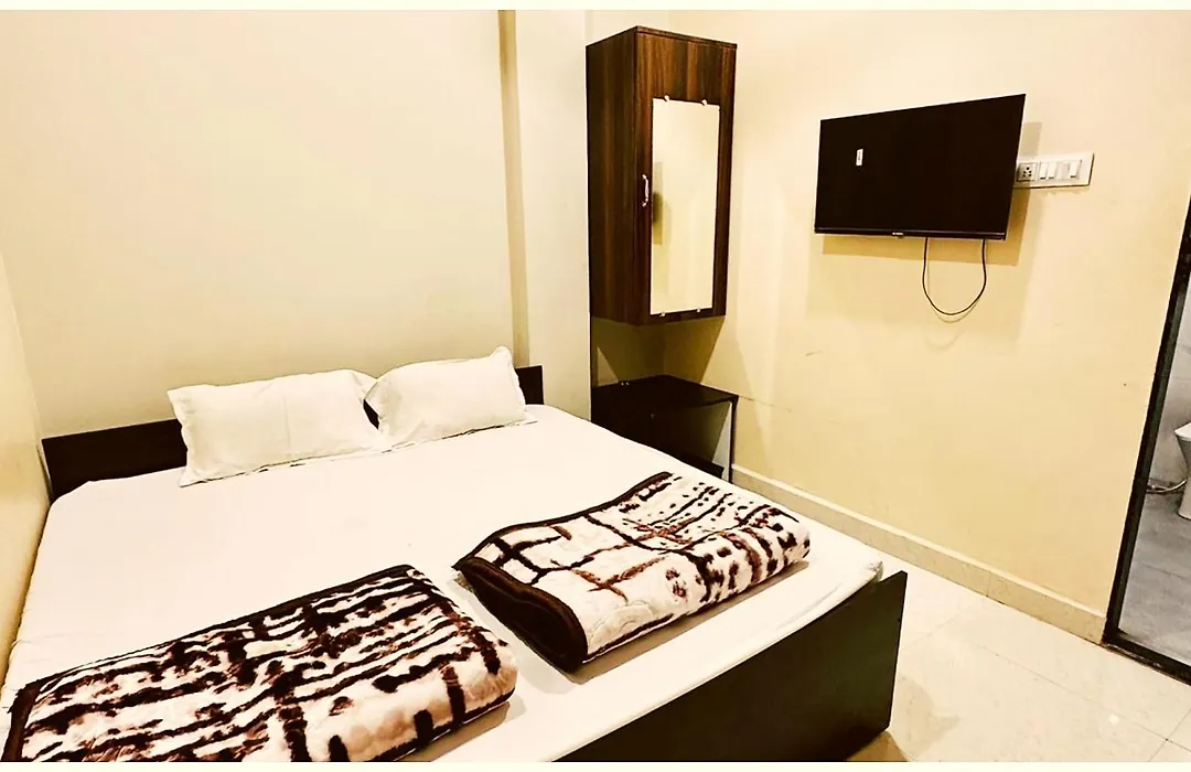 Ujjain Budget Hotel - R U D R A - S A G A R - Near Mahakal Temple - Railway Station - River - Free Parking And Wi- Fi - Power Backup - Hotel-At-Prime-Location Spacious-Room - Best Homestay In Ujjain-1