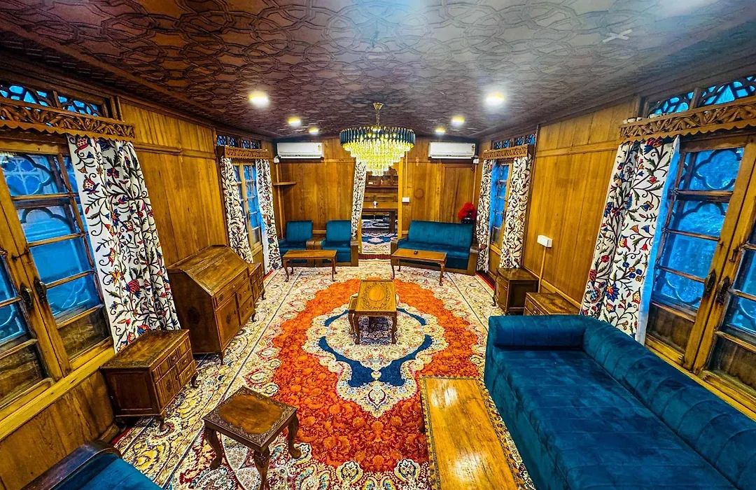 Peacock Houseboats-1
