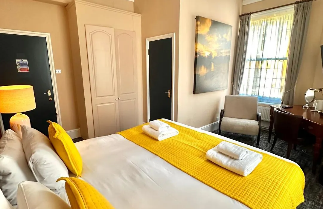The Red Cow - Guest House-1