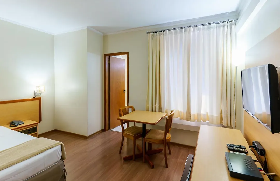 Hotel Augusta Boulevard-1