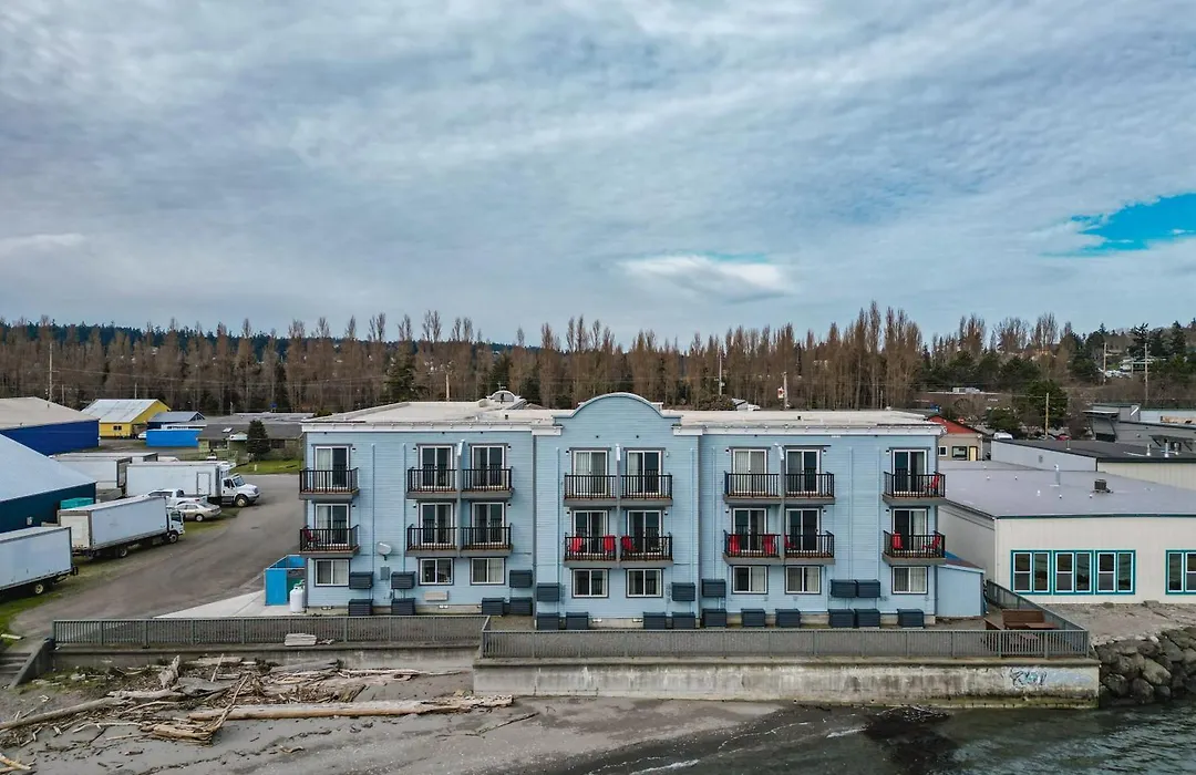 Water Front Inn-1