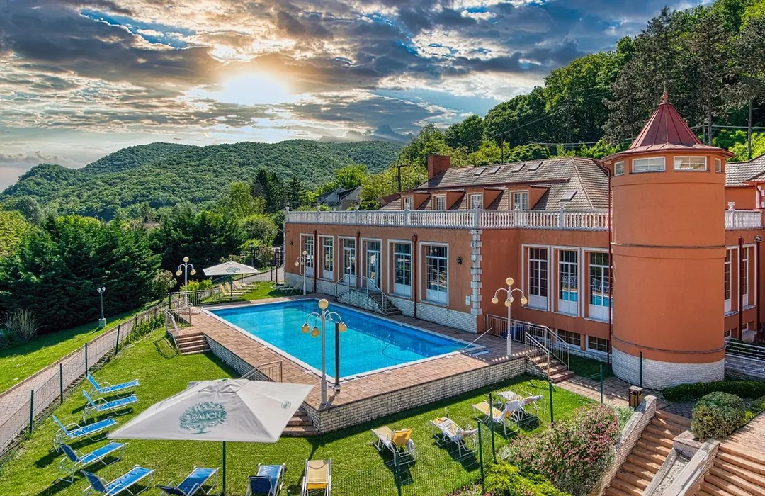 Hotel Bellevue Esztergom-1
