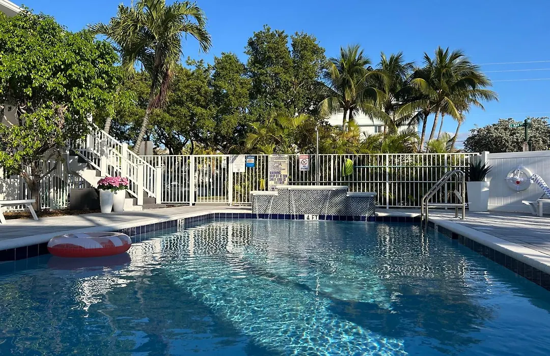 Sea Spray Inn-1