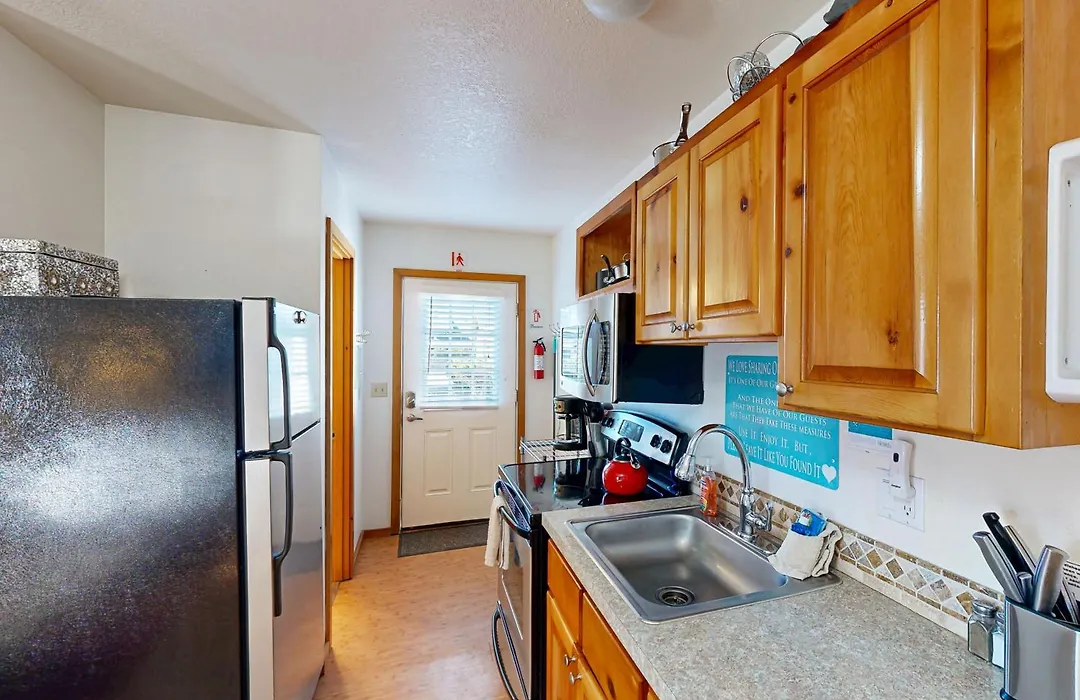 Beaches Inn | Pirates Cove Cabana 8-1