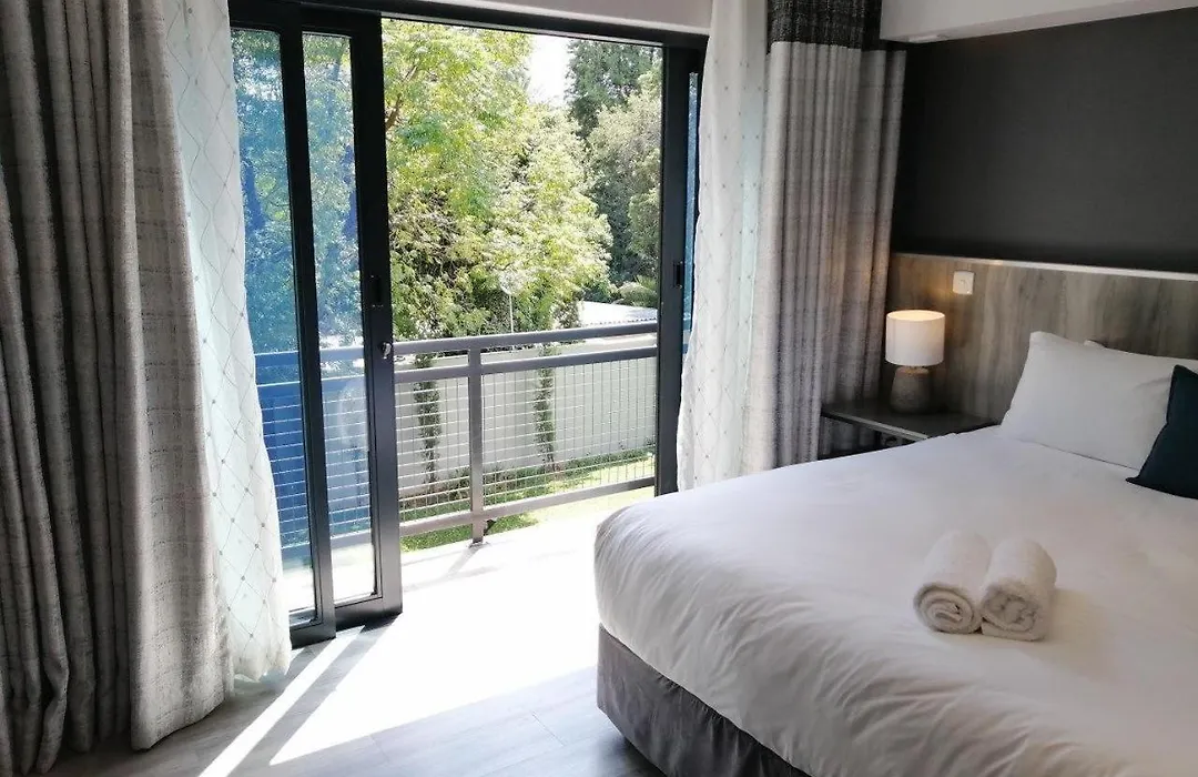 La Orchard Hotel-1