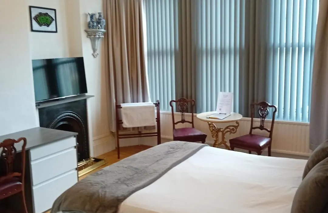 Grosvenor House - Onsite Free Parking-1