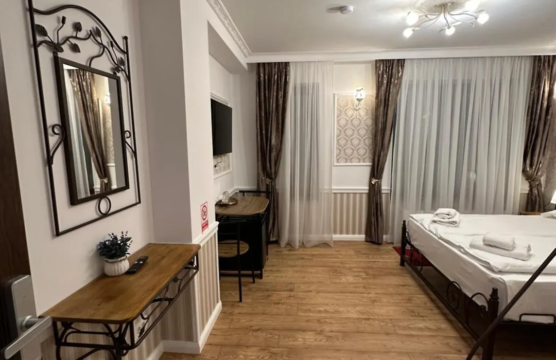 Hotel Boutique Cathedral Plaza Residences Room For Rent Downtown-1