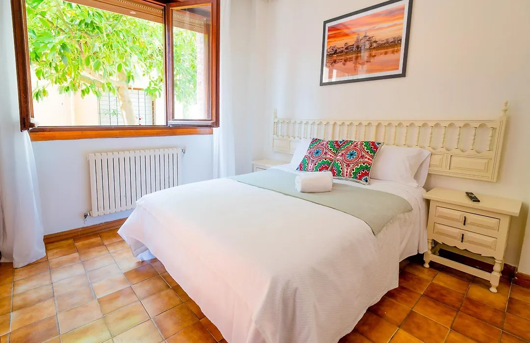 Oliva Rooms 3000-1