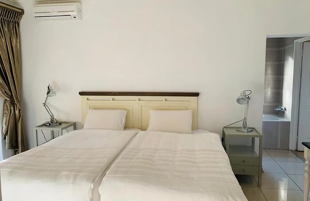Leruo'S Guest House-1
