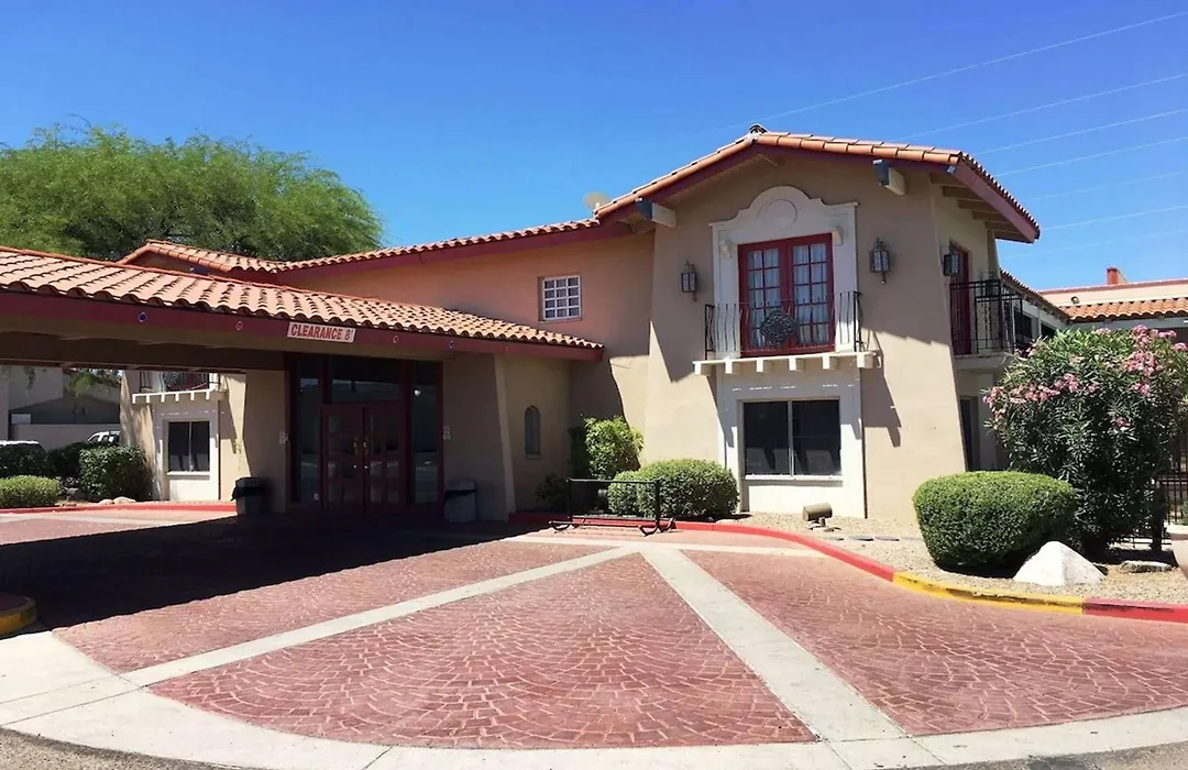 Days Inn By Wyndham Tucson City Center-1