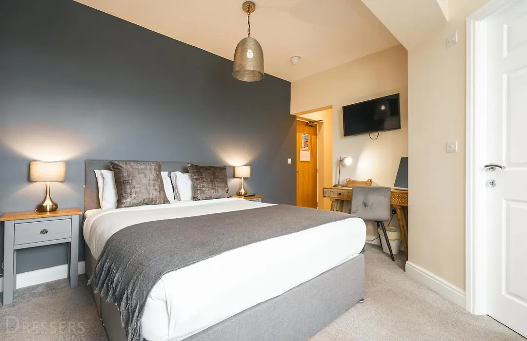 Rooms At The Dressers Arms-1