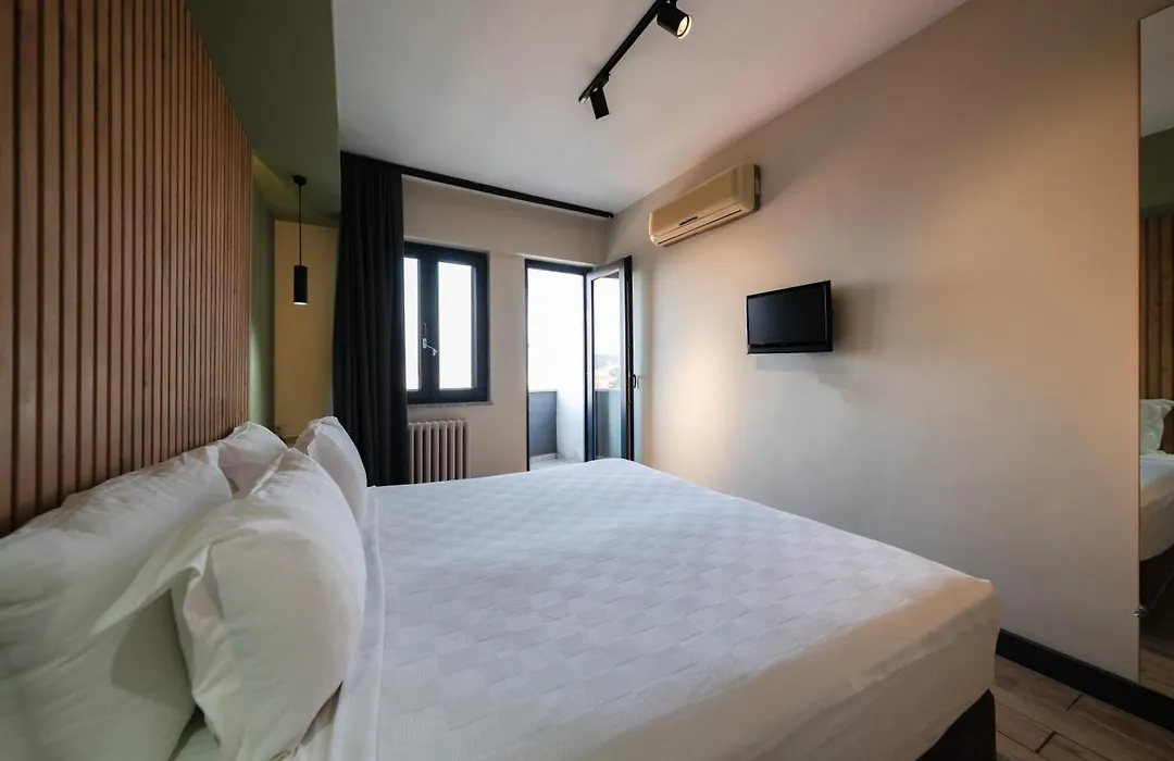 Polek Hotel-1