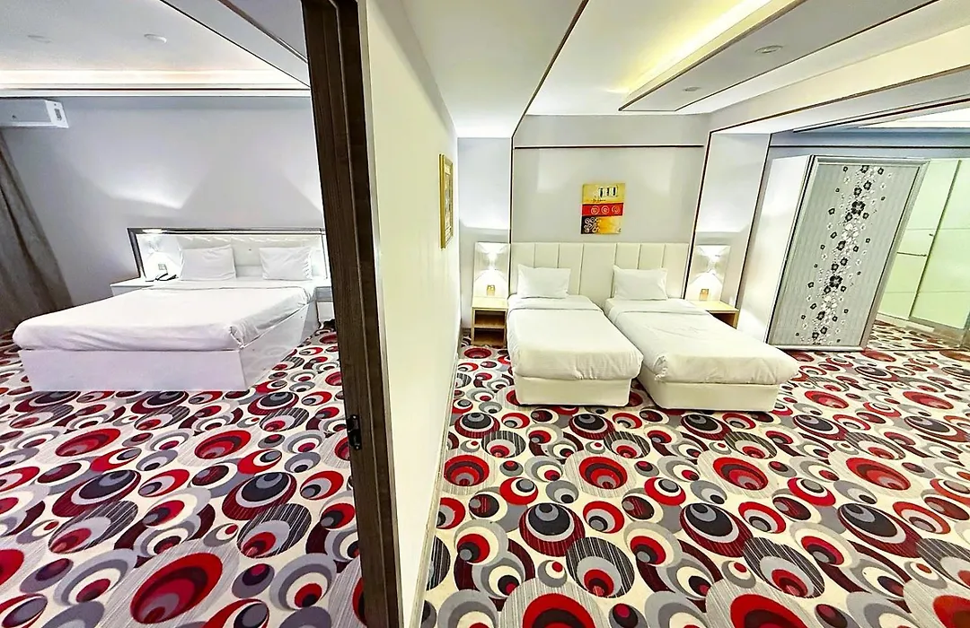 Amazon Hotel - Free Massage-1