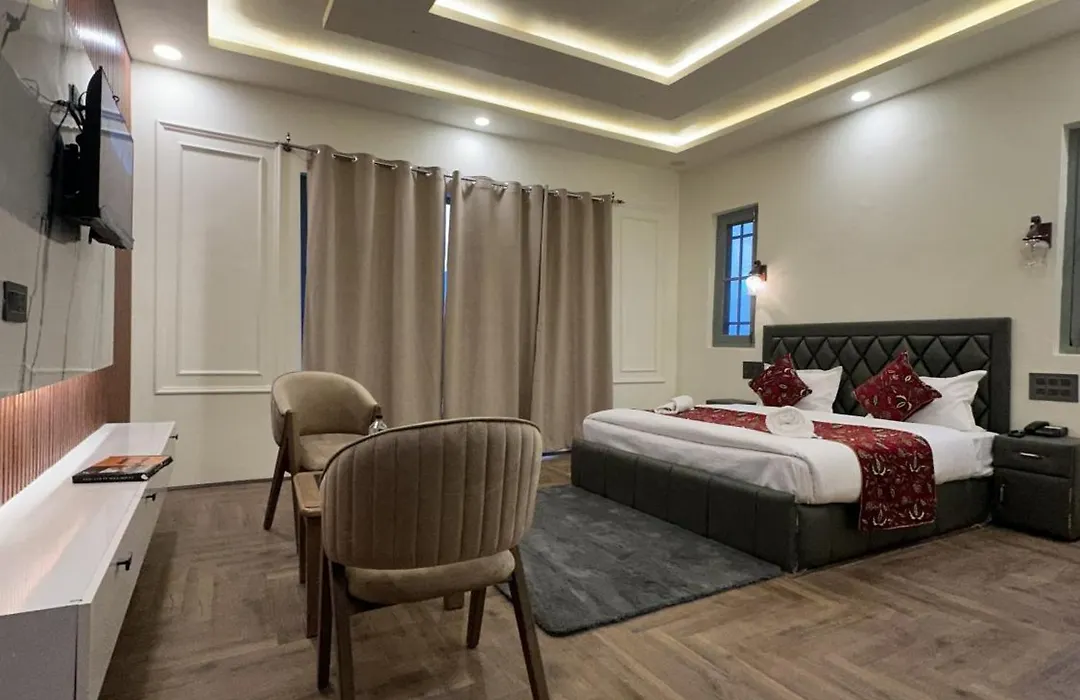 Hotel Falcon Heights-1
