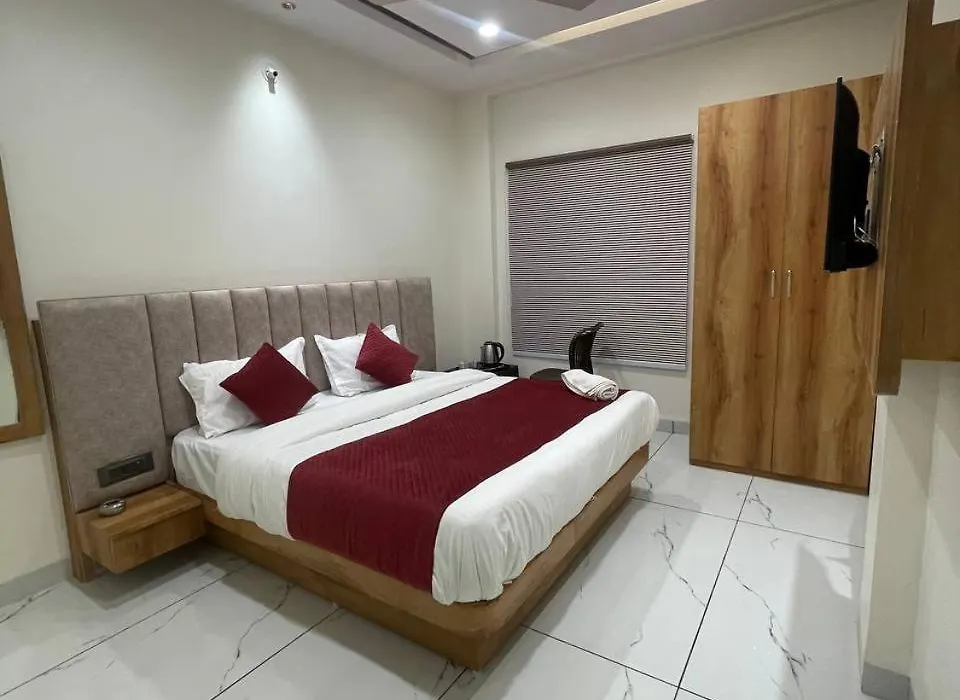 Hotel Golden Wood-1