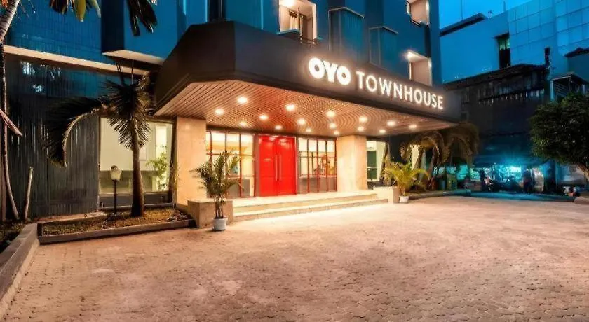 Oyo Townhouse 2 Hotel Gunung Sahari-1