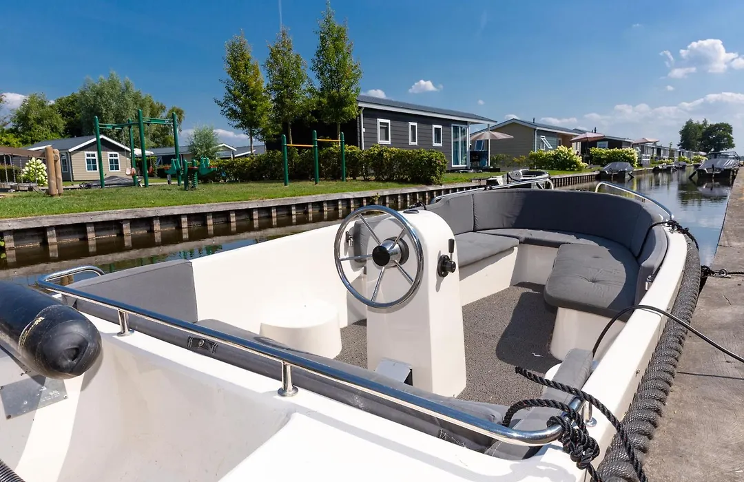 Fuut vier persoons Vakantiepark Giethoorn-1