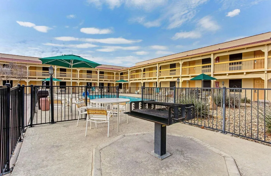 La Quinta Inn By Wyndham And Conference Center San Angelo-1