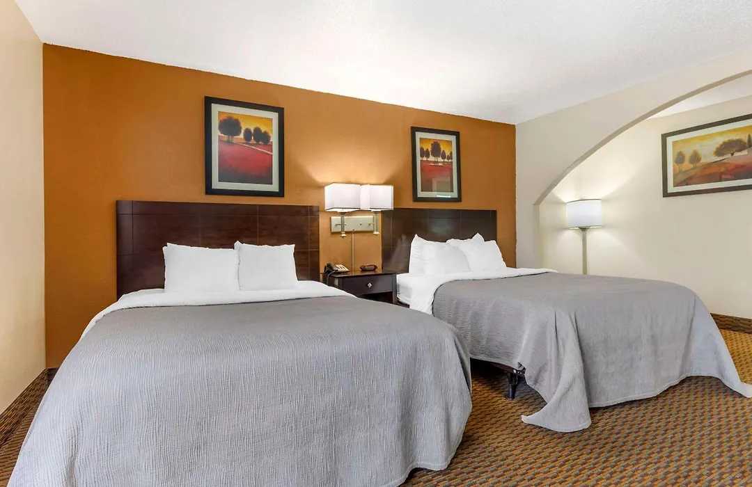 Quality Inn & Suites Wichita Falls I-44-1