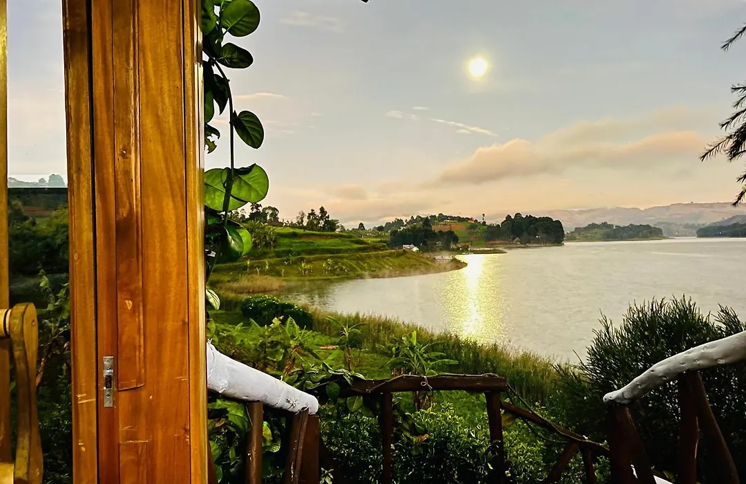 Lake Bunyonyi Rock Resort-1